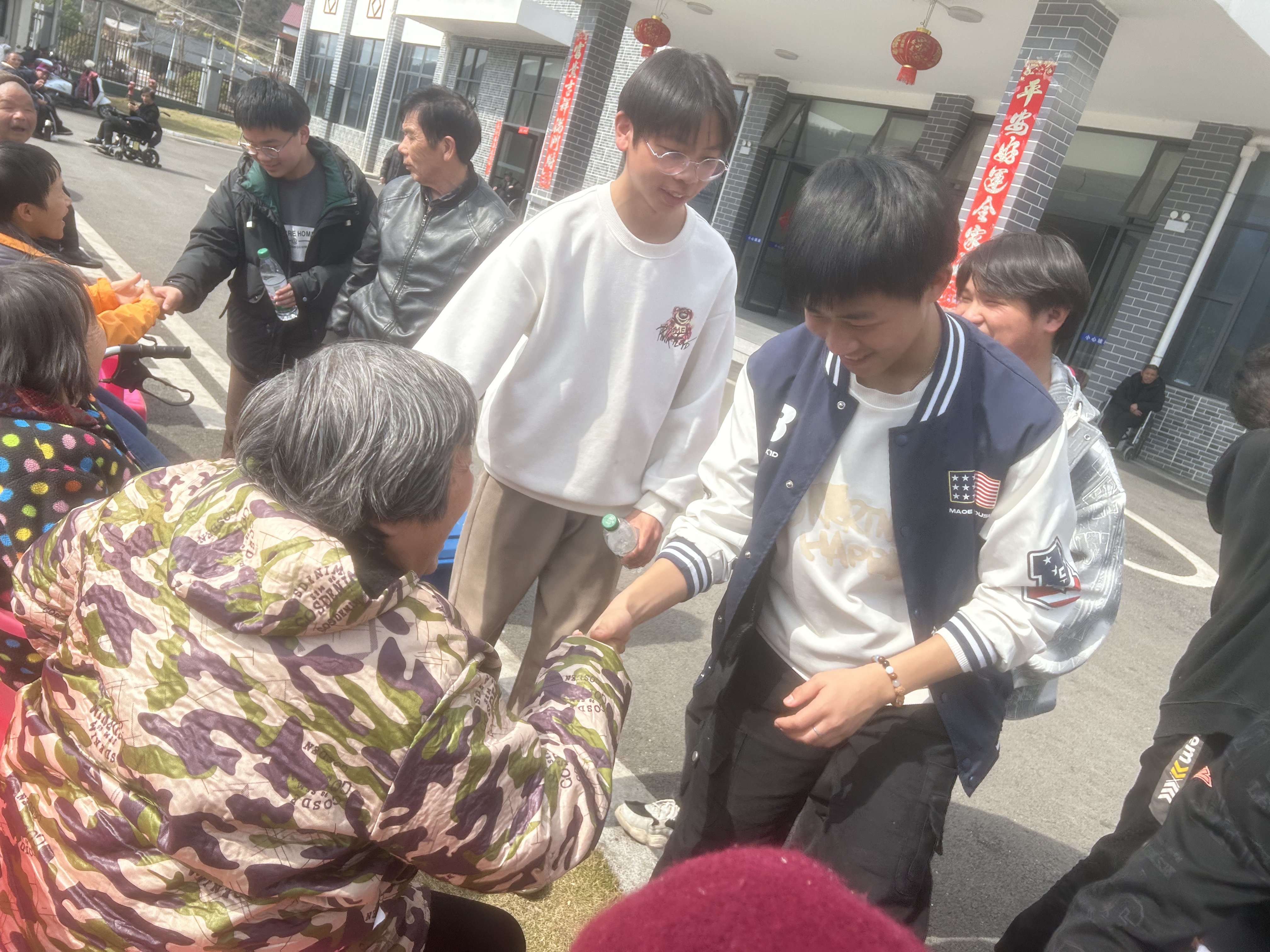 以雷锋之名 赴爱心之约(pic6)