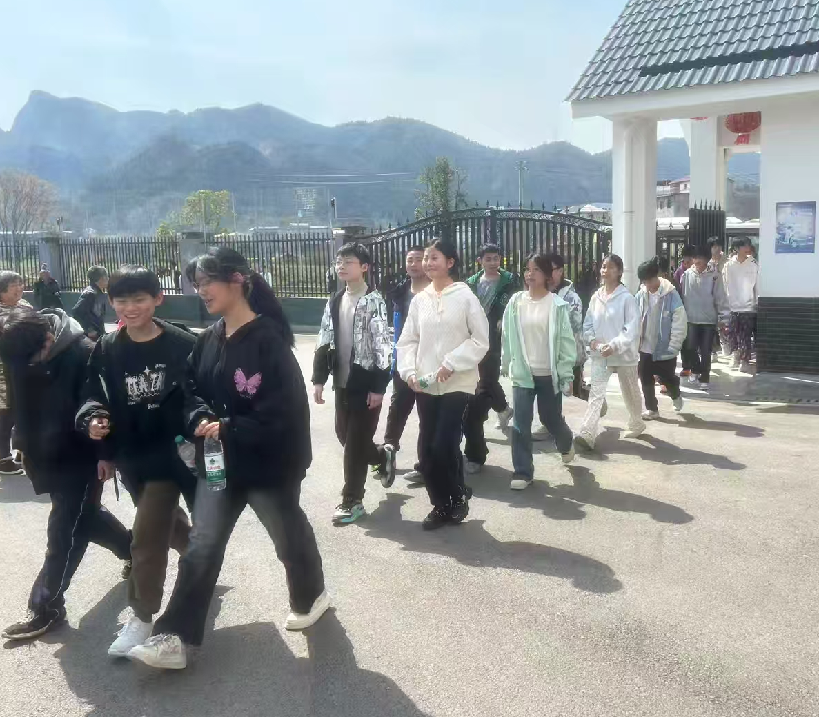 以雷锋之名 赴爱心之约(pic2)