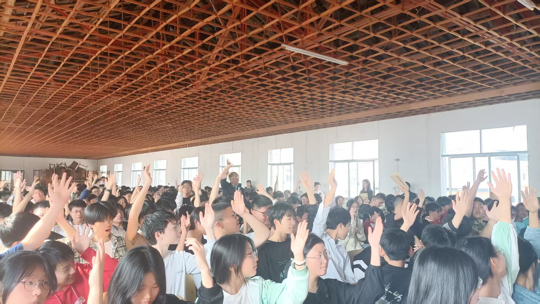 我校举行“珍爱生命，向阳而生”心理健康讲座(pic4)