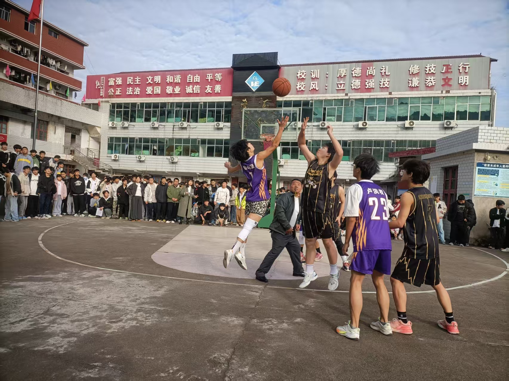 【最新】“迎‘篮’而上，以球会友”校园篮球赛圆满落幕(pic1)